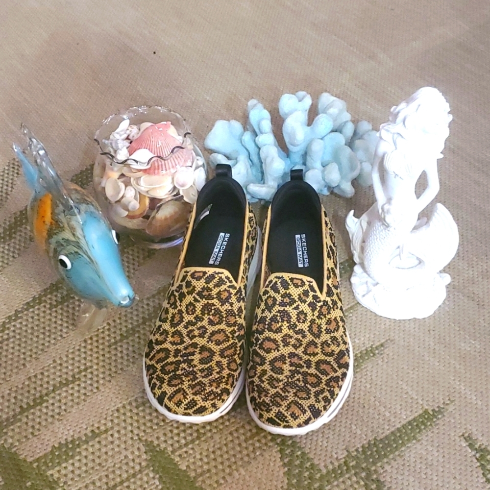 Skechers GOGO Mat Leopard Slip-ins